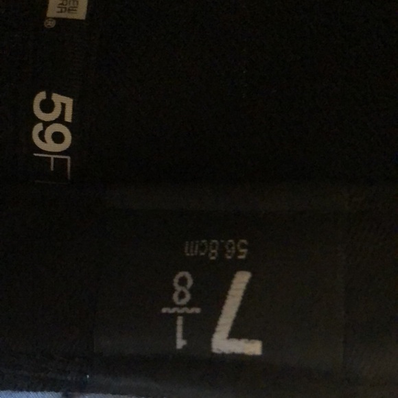 Notre Dame fitted size 7 1/8 - Picture 3 of 4